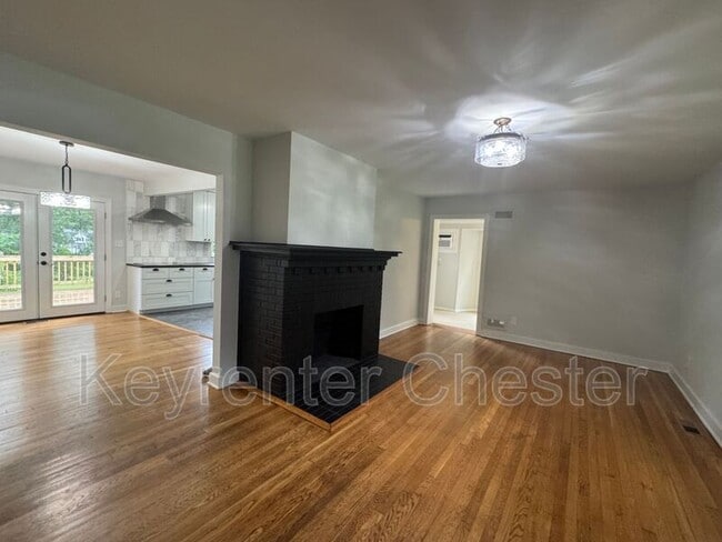 Building Photo - 301 Mansion Dr