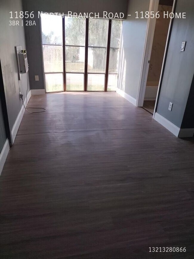 Building Photo - Ready to move in 3/2 Mobile Home Boca Rato...