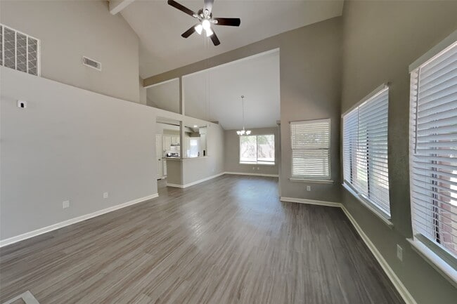 Building Photo - 7323 Livery Ln