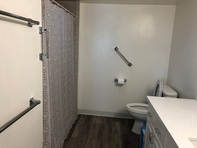 Building Photo - 1314 Kalakaua Ave