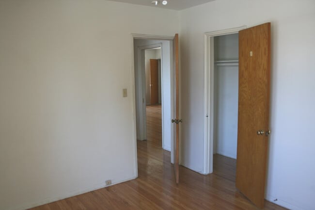 Fotografía del edificio - 108 N Hayworth Ave