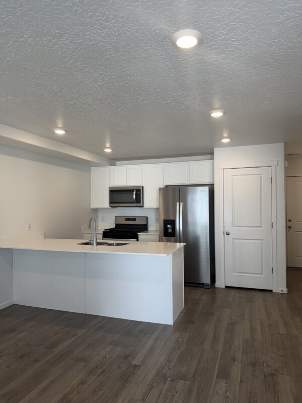 Building Photo - 1545 S 3740 E