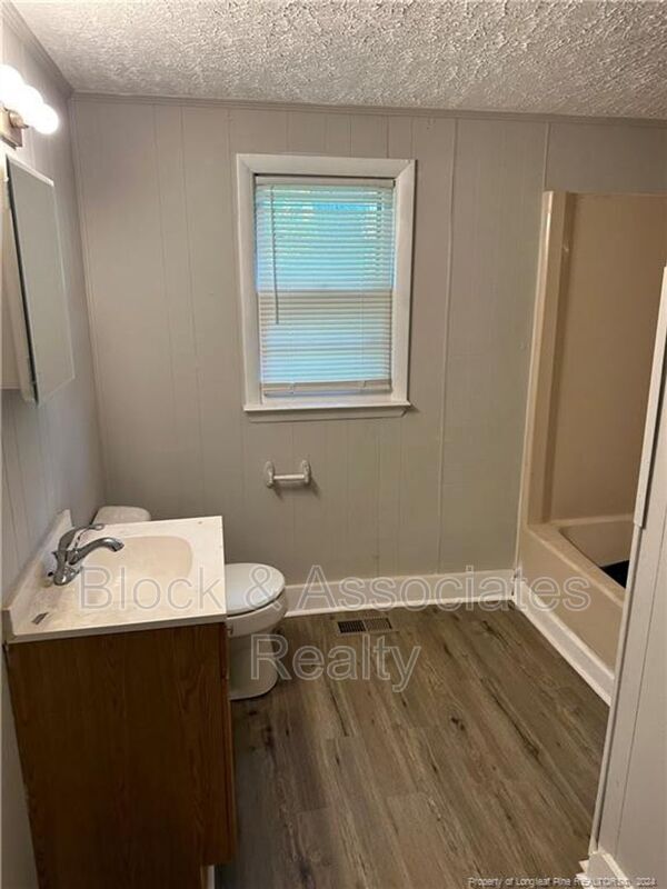 Building Photo - 2102 Nickey Avenue