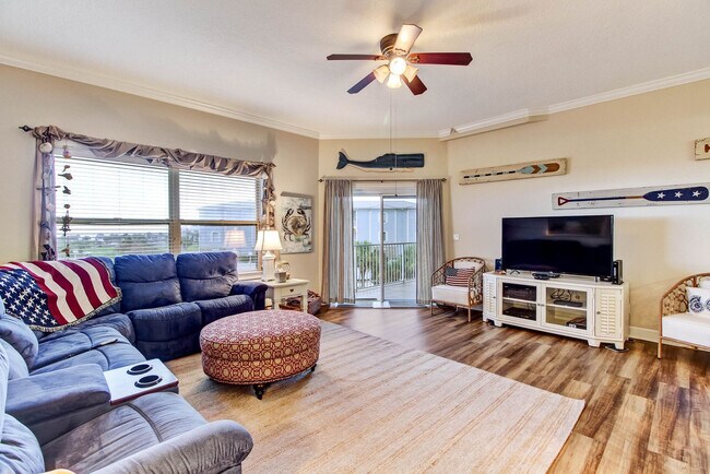 Building Photo - 403 Tarpon Ave