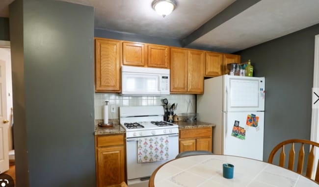 Building Photo - 86 Linden St