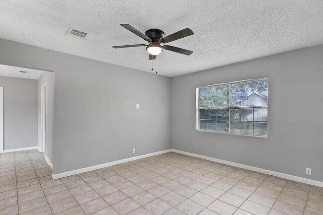 Foto del edificio - 9033 Oak Knoll Ln