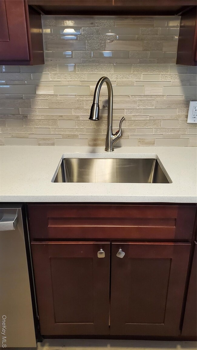 Foto del edificio - 460 Old Town Rd