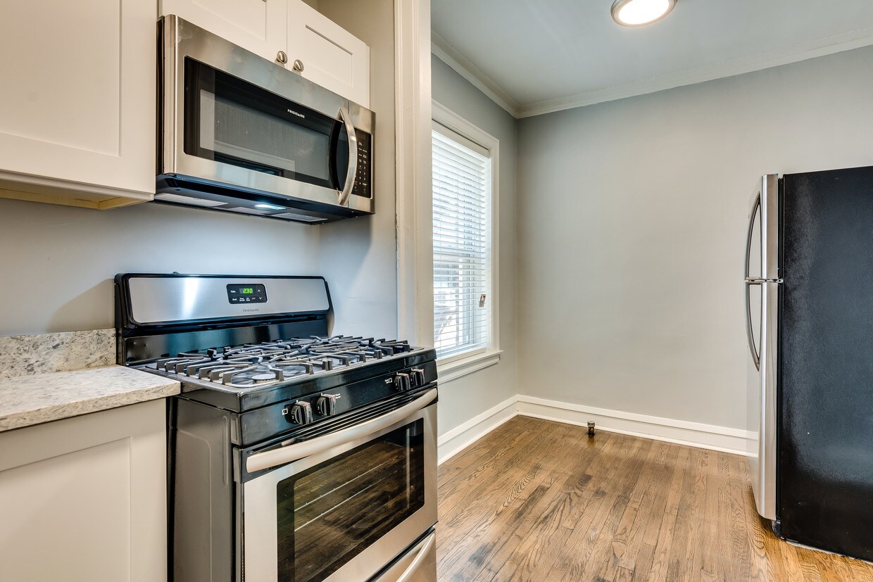 Foto principal - 5740 S Stony Island Ave