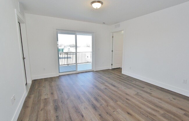 Building Photo - 1060 Bighorn St