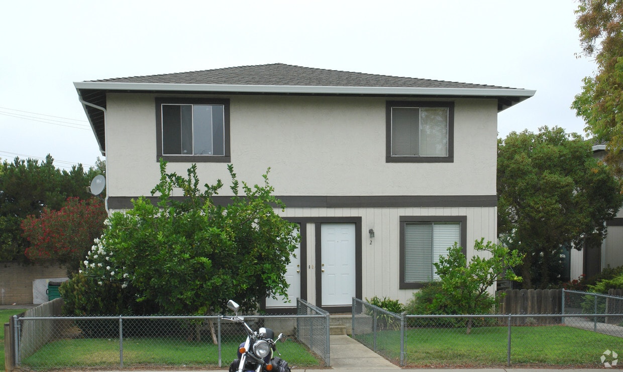 Building Photo - 1649 Merrill Dr