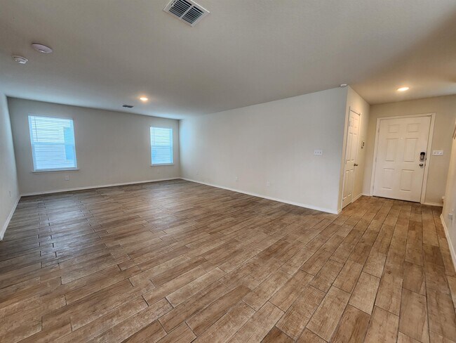 Foto del edificio - 6223 Windy Grn