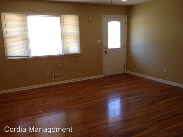 Building Photo - 3 br, 1 bath House - 3329 Eisenhower Cir