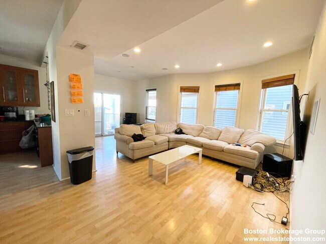 Foto del edificio - 7 Iroquois St