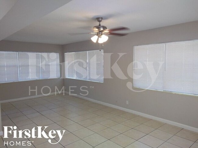 Building Photo - 4106 N Terrace Dr