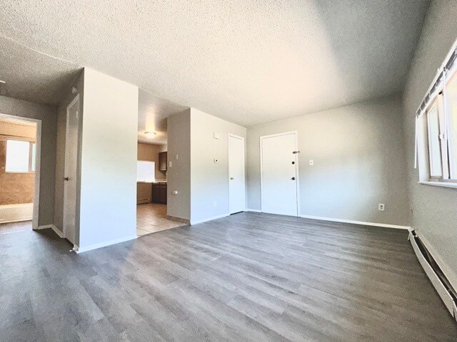 Building Photo - 4319 Dewey Dr