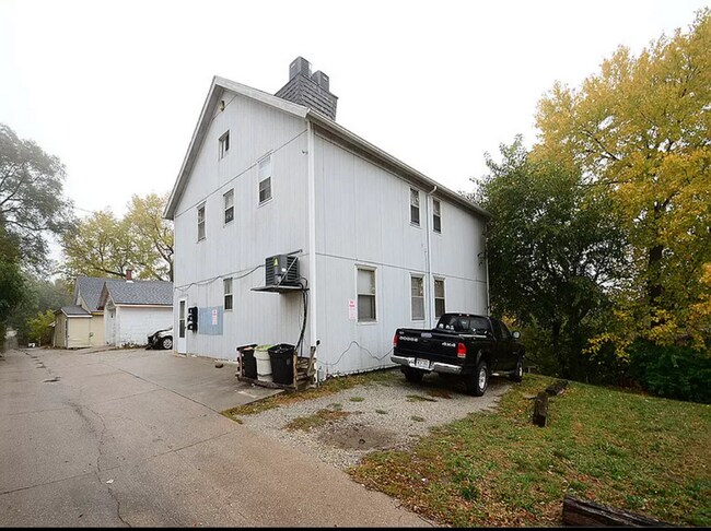 Building Photo - (1937 S 12th St)