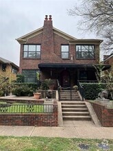 Building Photo - 826 Blaylock Dr