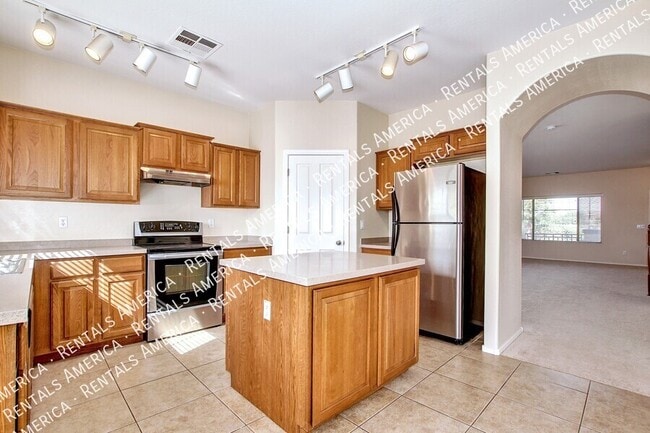 Foto del edificio - 935 E Blue Spruce Ln