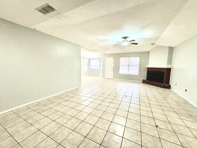 Foto del edificio - 1003 Juneau Ave