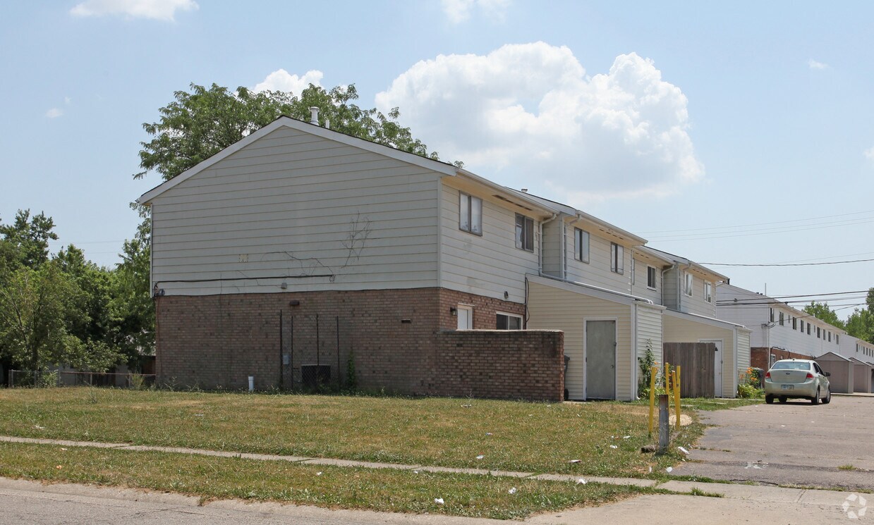 Foto del edificio - 10813 Sprucehill Dr