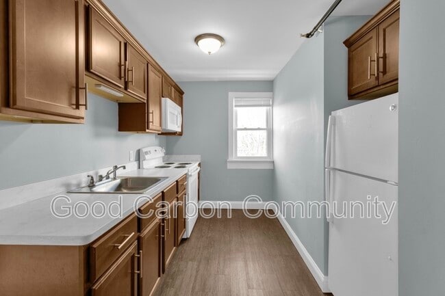 Building Photo - 618 Elmwood Ave