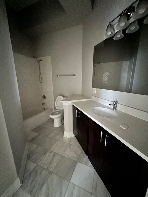 Foto del edificio - 7240 W Devon Ave