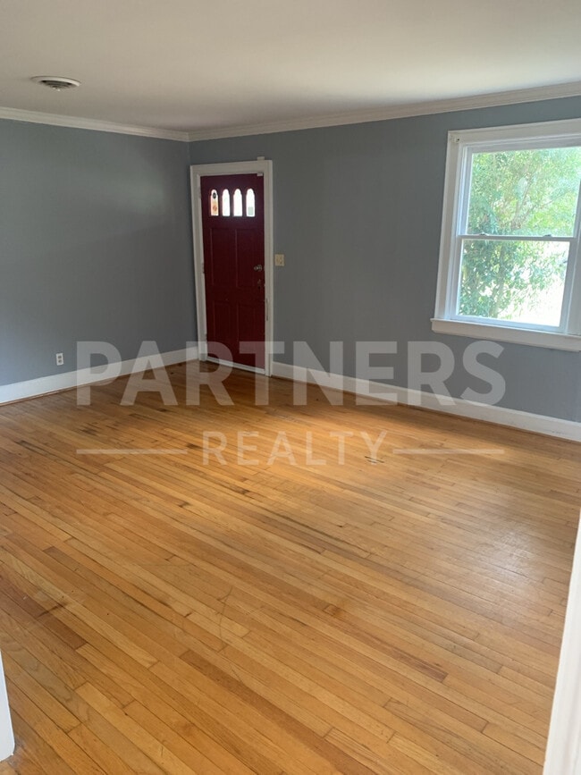 Foto del edificio - 3283 Gilmer Ave