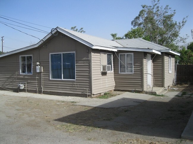 Building Photo - Sheriff Triplex