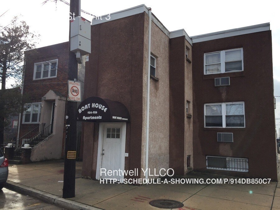 924 Summit St Unit 3, Darby, PA 19023 Room for Rent in Darby, PA