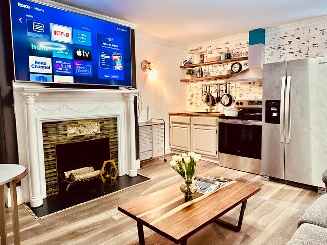 Building Photo - 167 Broadway