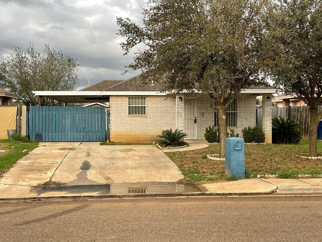 Primary Photo - 3336 Chacota St
