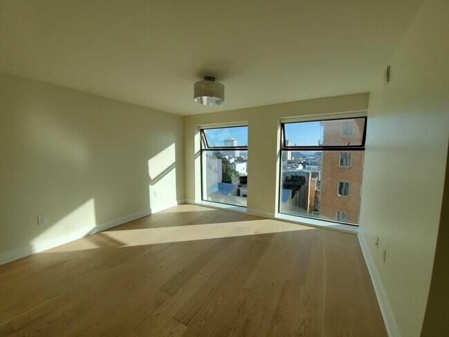 Building Photo - 1080 Sutter St