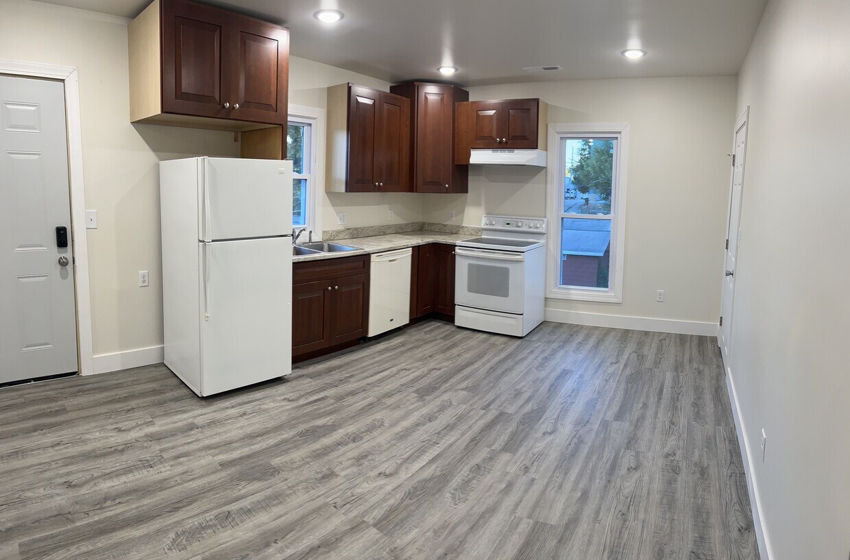 1176 Center Pl Unit 2, Dubuque, IA 52001 Apartments in Dubuque, IA