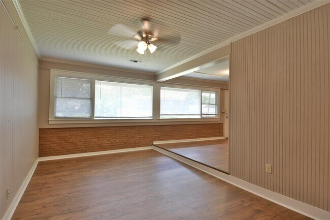 Building Photo - 1506 Wyandotte Ln