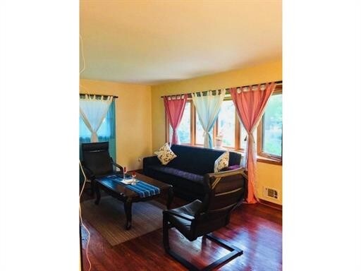 Building Photo - 42 Milton Ave