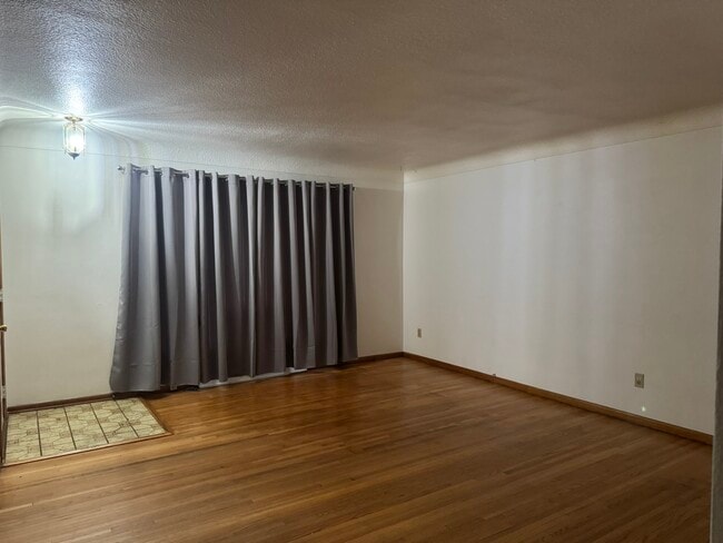 Living Room - 1379 Idaho Ave E