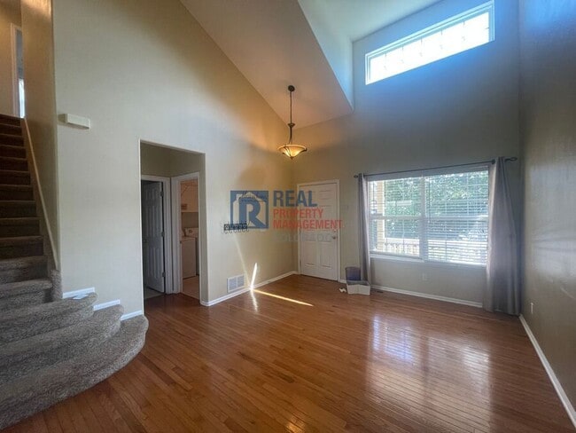 Building Photo - 6726 Annanhill Pl