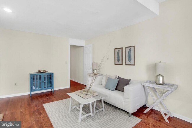 Foto del edificio - 1029 S Hanover St