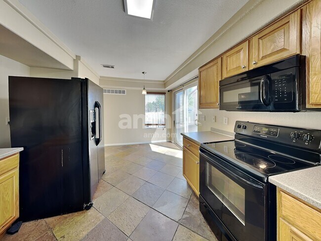 Foto del edificio - 4744 N Perth St
