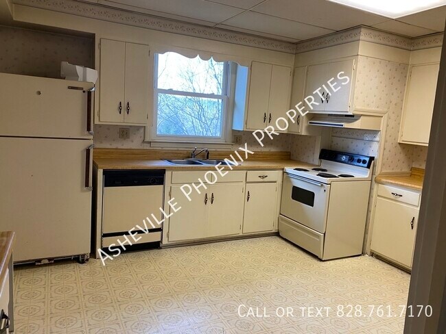 Building Photo - 13 Sayles Road, Unit A