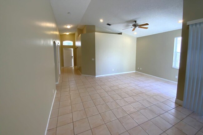 Building Photo - 15341 SW 51st Mnr