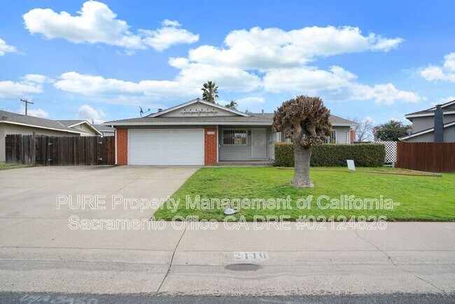 Building Photo - 2140 W La Loma Dr