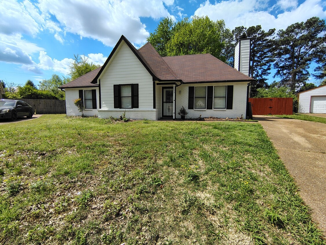 Foto principal - 4633 Sunnyslope Dr