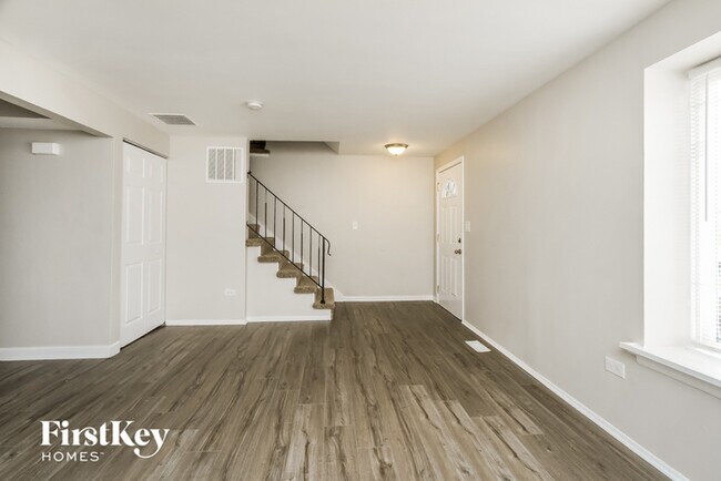 Building Photo - 903 Blackhawk Dr
