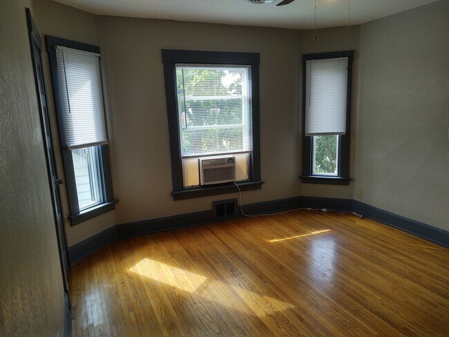 Foto del edificio - 611 N Perry St