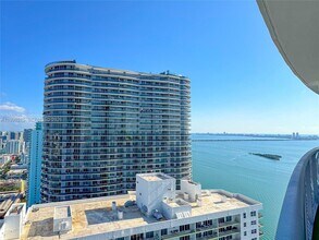 Building Photo - 1750 N Bayshore Dr