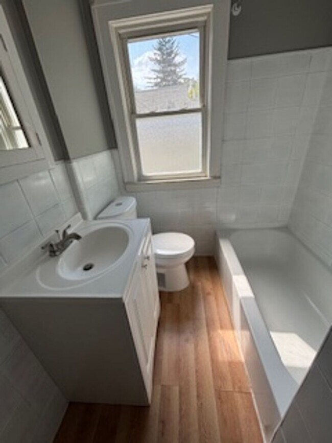 Foto del edificio - 7543 Lozier Ave