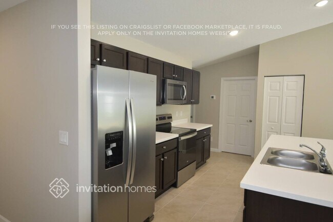 Foto del edificio - 1814 SE Genaro Terrace