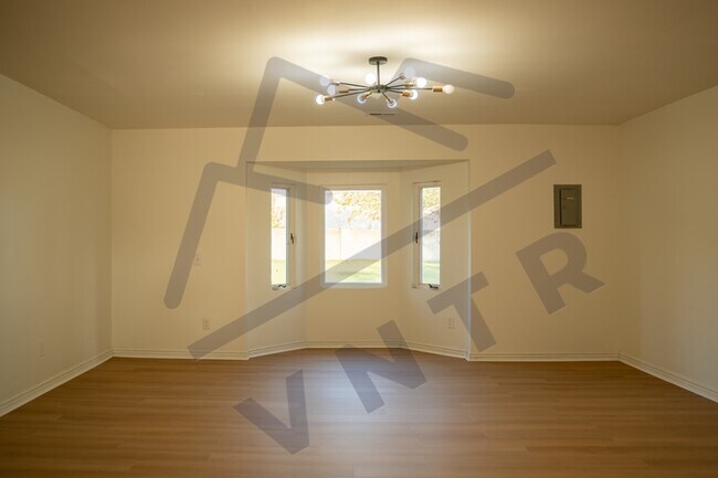 Foto del edificio - 4734 S Main St