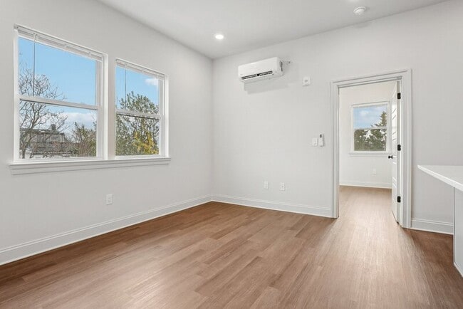 Foto del edificio - 472 Roxborough Ave